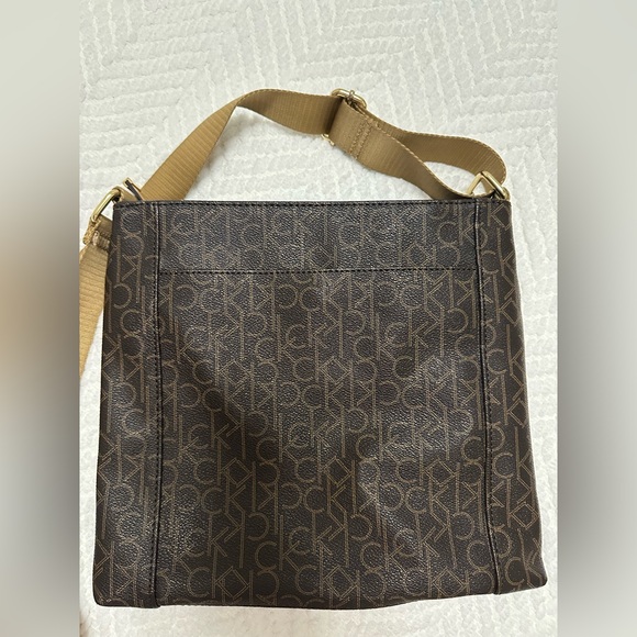 Calvin Klein Brown Logo Crossbody Bag Double Zip Adjustable Strap - Picture 4 of 9